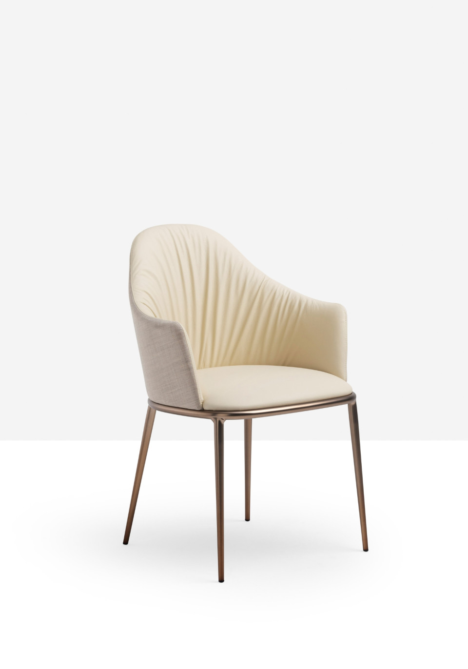 Lea Deluxe armchair by MIDJ